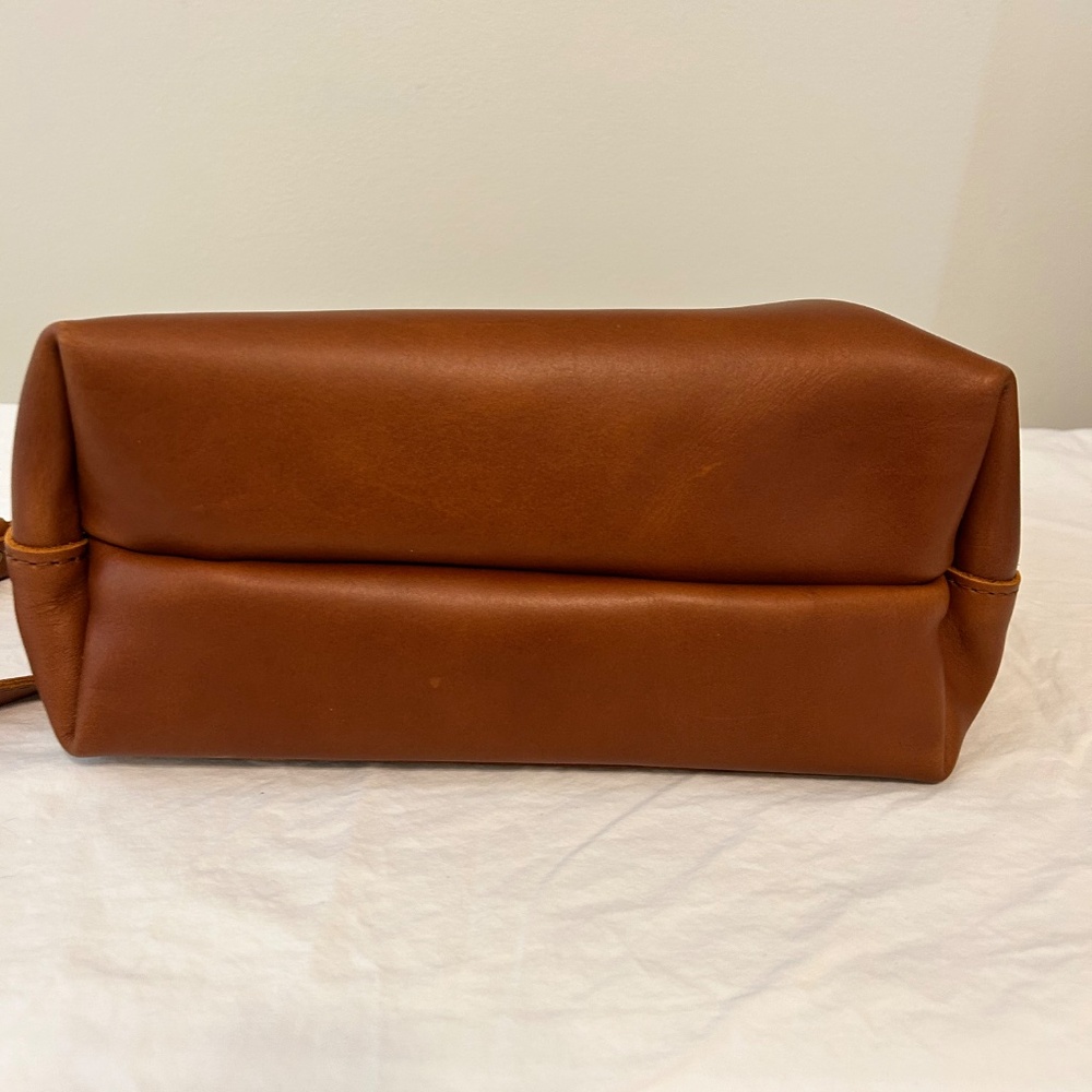 Portland Leather Goods Med Crossbody - Picture 4 of 5